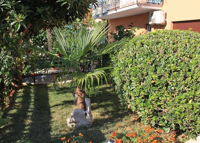 Apartman With Parking Space - 7039 Umag
